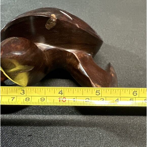 Hand Carved Wood Sea Turtle Sculpture 8 1/2” Long X 5 1/2” Wide X 2 3/4” Tall - Picture 8 of 9